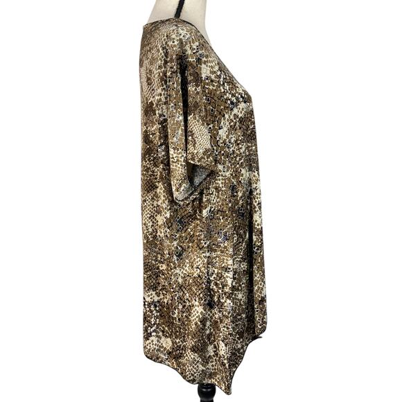 Brittany Black 2X-Large Top Snake Print Short Sleeve V-Neck Stretch Shark Bite - Picture 3 of 7